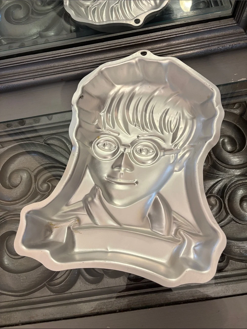 Harry Potter Cake Pan Glasses Detail 2001 Warner Bros